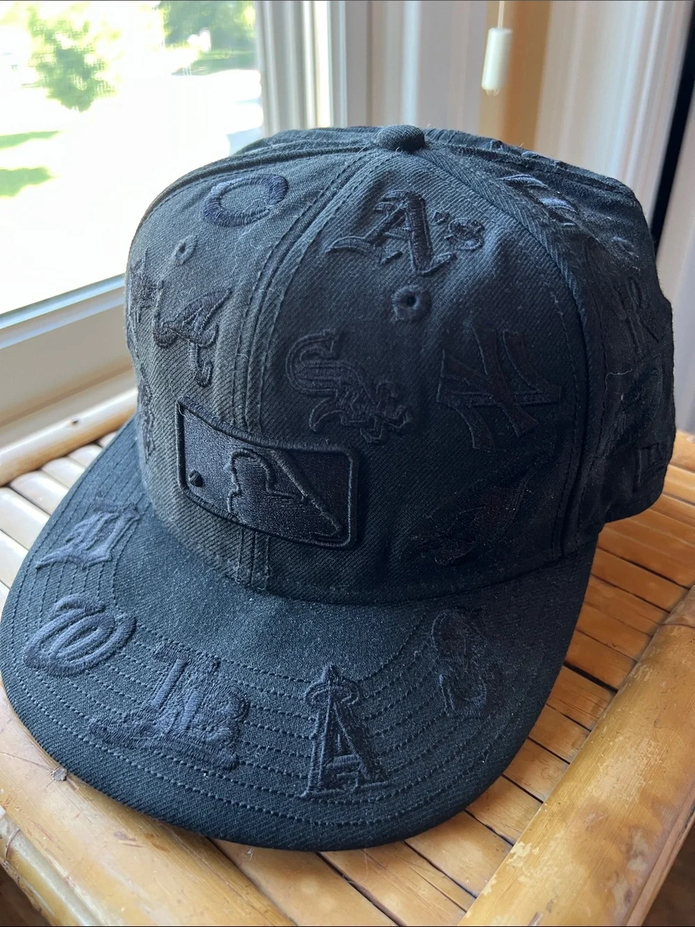 New Era Black Embroidered MLB Logo Snapback Hat